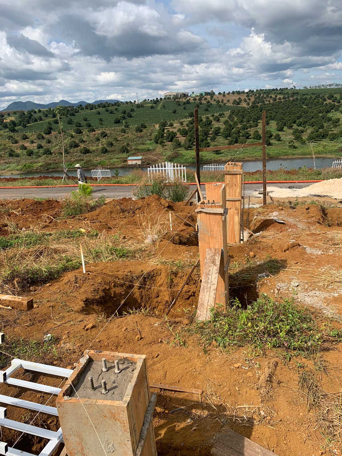 Cap nhat tien do thi cong Lang sinh thai Kingdom Ecolake Village Bao Loc - Kingdom Ecolake Village