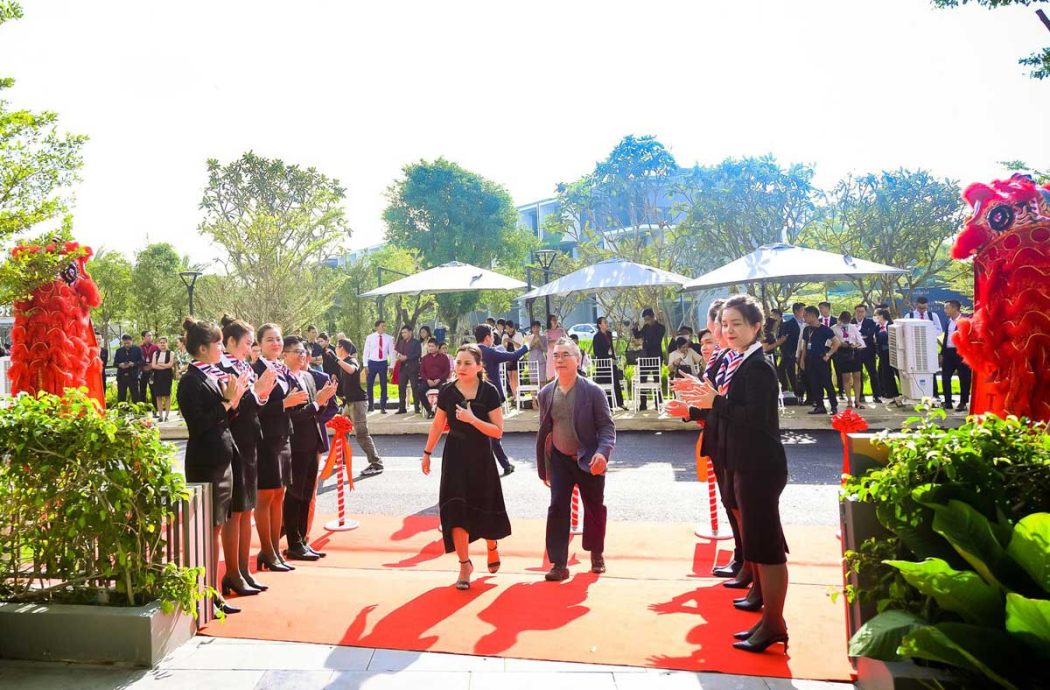 khai truong nha pho mau the standard central park binh duong - The Standard Central Park